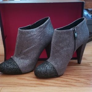 Vince Camuto size 7.5 booties